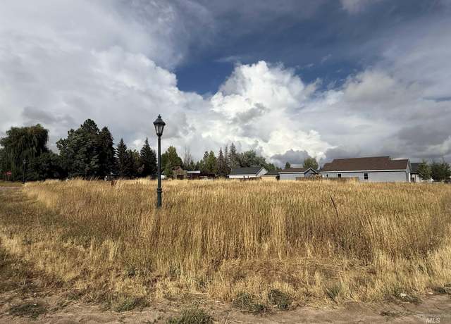 Property at 201 E Spruce, Fairfield, ID 83327