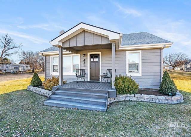 Property at 435 W Garfield Ave, Glenns Ferry, ID 83623, 3 beds, 1.5 baths