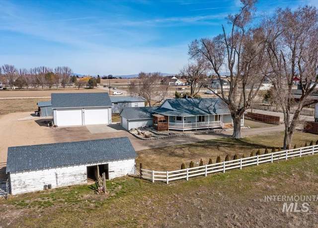 Property at 3135 S Black Cat Rd, Meridian, ID 83642, 3 beds, 2.5 baths