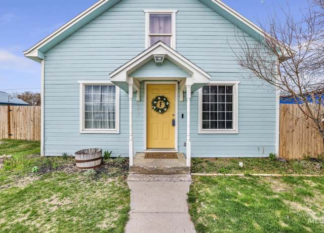 Property at 640 3rd St E, Hansen, ID 83341, 3 beds, 2 baths