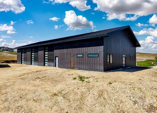 Property at 13403 Lakeside Ln, Nampa, ID 83686, 2 beds, 2 baths