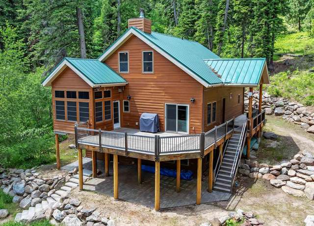 Property at 1649 Bear Trl, Donnelly, ID 83615, 3 beds, 2.5 baths