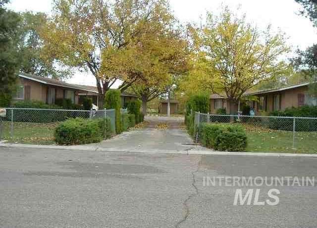 Property at 1020 S Maple St, Nampa, ID 83686, 8 beds, 4 baths