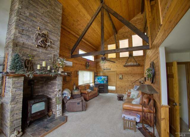 Property at 27 Park Ln, Boise, ID 83716, 3 beds, 3 baths