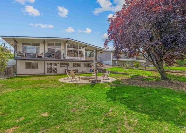 Property at 1445 28th Ave, Lewiston, ID 83501, 5 beds, 2.5 baths