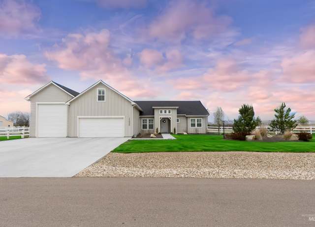 Property at 24696 Regal Rd, Middleton, ID 83644, 4 beds, 3 baths