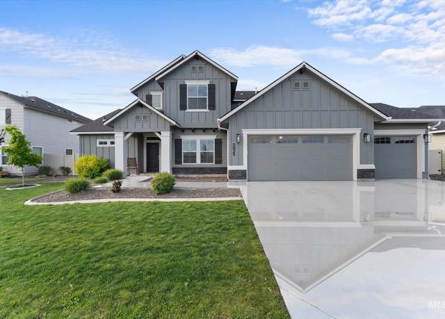 Property at 5026 W Vanderbilt Dr, Meridian, ID 83646, 5 beds, 2.5 baths