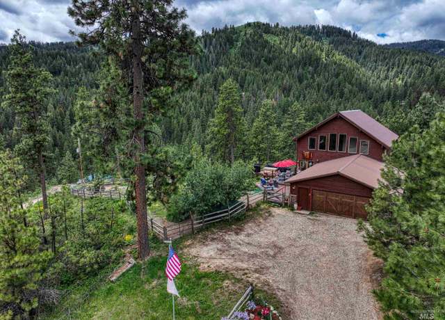 Property at 27 Park Ln, Boise, ID 83716, 3 beds, 3 baths