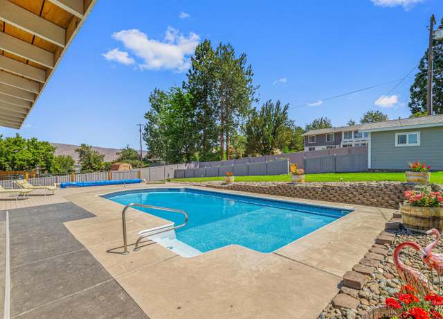 Property at 3233 Meadowlark Dr, Lewiston, ID 83501, 3 beds, 3 baths