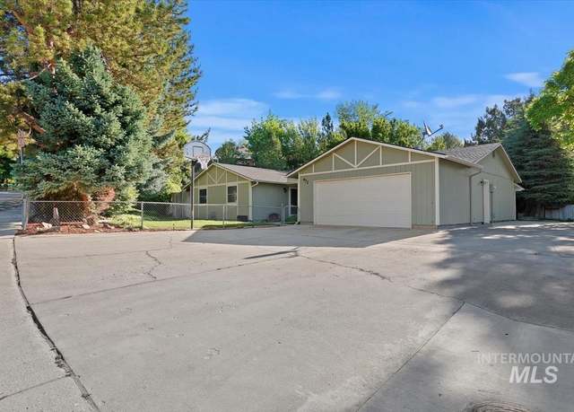 Property at 472 N Stierman Way, Eagle, ID 83616, 3 beds, 2 baths