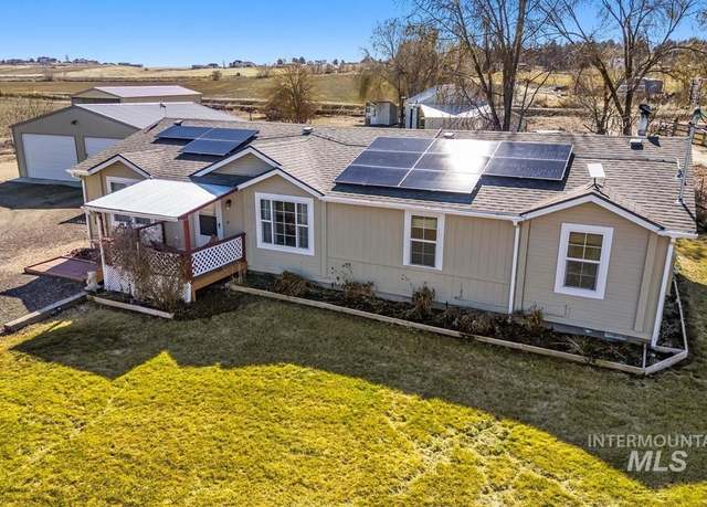 Property at 12571 Lake Shore Dr, Nampa, ID 83686, 3 beds, 2.5 baths