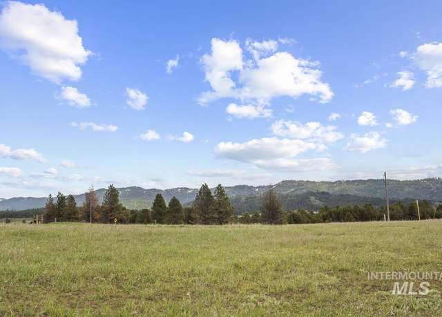 Property at 2 Garrett Ln, Cascade, ID 83611