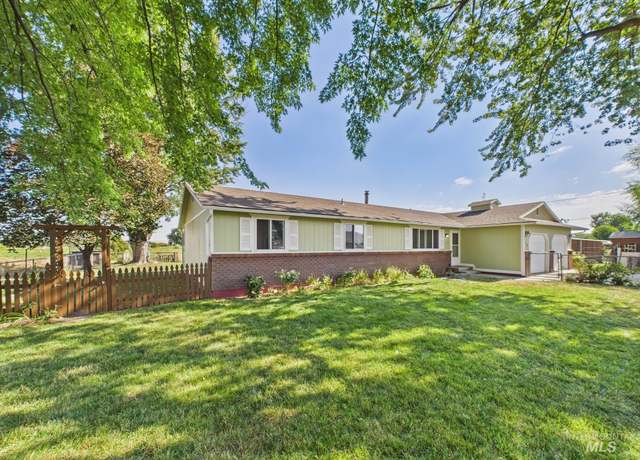 Property at 2378 Schiller Rd, Emmett, ID 83617, 3 beds, 2 baths