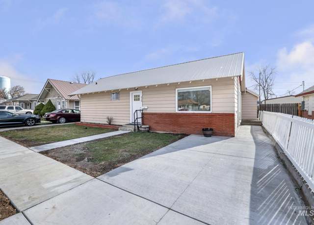 Property at 910 C St, Rupert, ID 83350, 3 beds, 2 baths