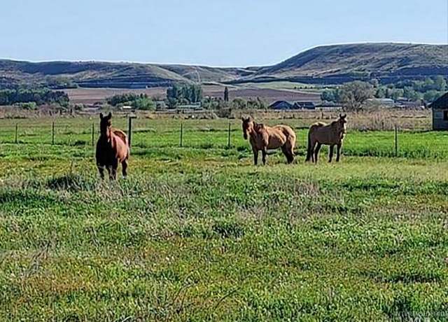 Property at 9221 Brill Rd, Emmett, ID 83617, 3 beds, 2 baths