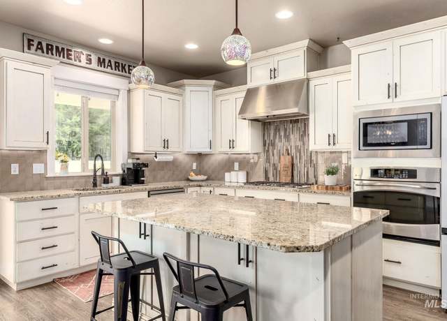 Property at 14023 W Canyon Creek St, Boise, ID 83713, 3 beds, 2 baths