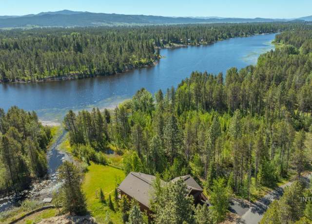 Property at 12924 Dawn Dr, Donnelly, ID 83615, 5 beds, 4.5 baths
