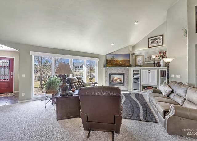 Property at 4124 N Meadow Ridge Cir, Twin Falls, ID 83301, 4 beds, 3.5 baths