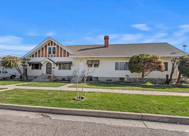 Property at 716 S 5th St, Nampa, ID 83651, 5 beds, 3 baths