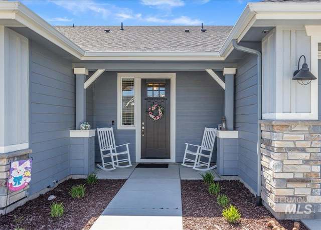 Property at 997 E Sweet Pearl St, Kuna, ID 83634-3572, 3 beds, 2.5 baths