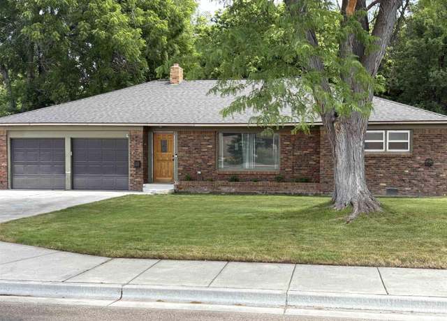 Property at 1715 S 10th Ave, Caldwell, ID 83605, 3 beds, 2 baths