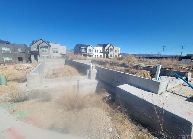Property at 1227 E Echelon Ridge Ln, Boise, ID 83716