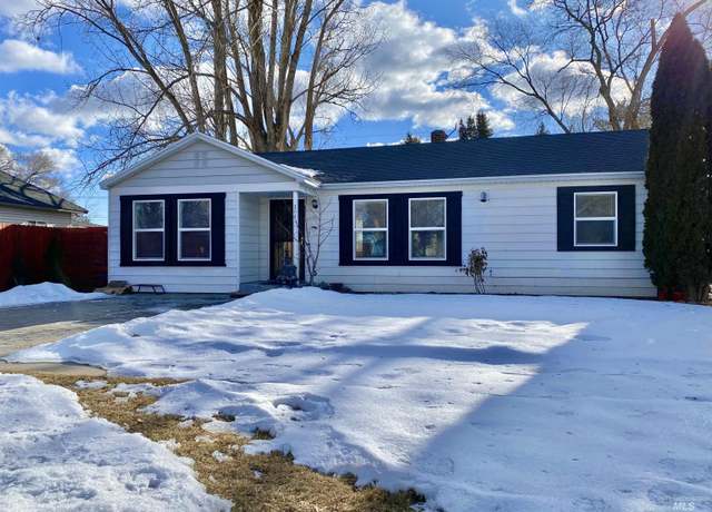 Property at 204 E D, Shoshone, ID 83352, 3 beds, 1 bath