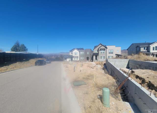 Property at 1233 E Echelon Ridge Ln, Boise, ID 83716
