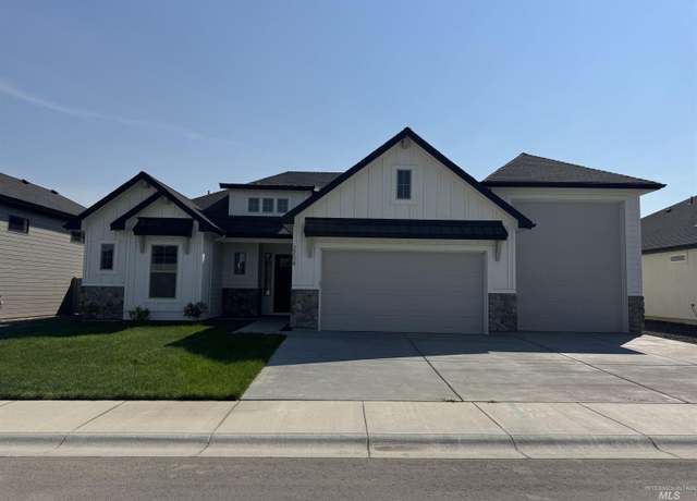 Property at 2204 N Peakhurt Ave, Kuna, ID 83634, 4 beds, 3 baths