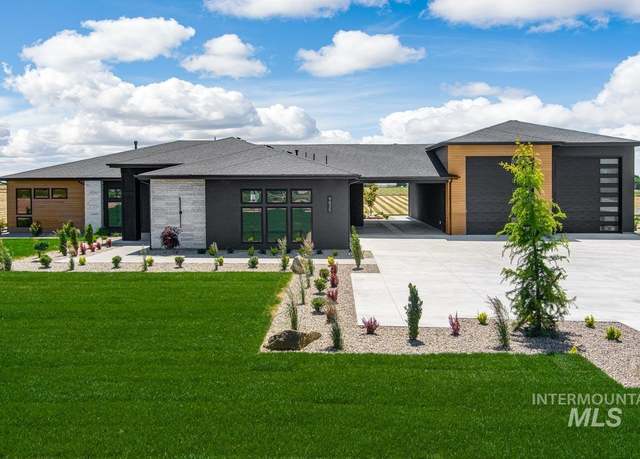 Property at 9835 Meadow Park Blvd, Middleton, ID 83644, 5 beds, 3.5 baths