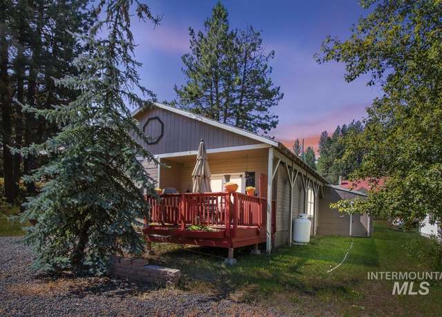Property at 211 S Idaho St, Cascade, ID 83611, 2 beds, 1 bath