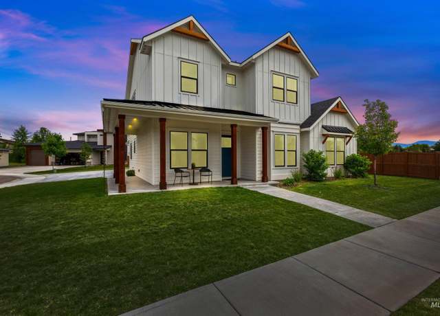 Property at 3904 W Monticello St, Eagle, ID 83616, 5 beds, 2.5 baths
