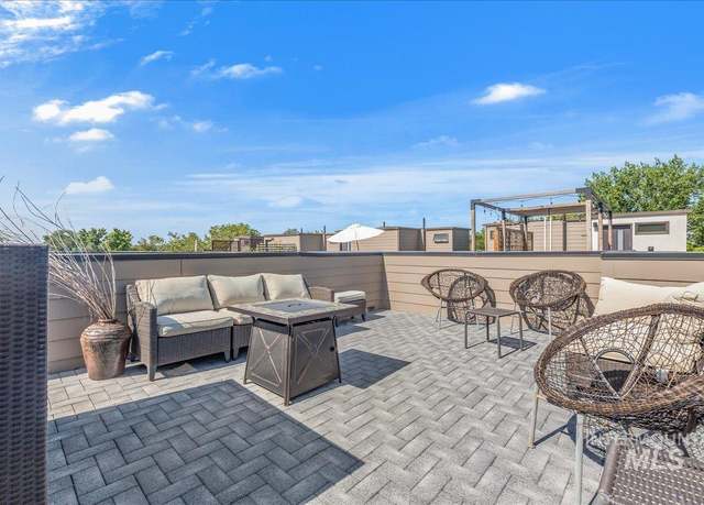 Property at 2775 W Stewart Ave, Boise, ID 83702, 2 beds, 2 baths