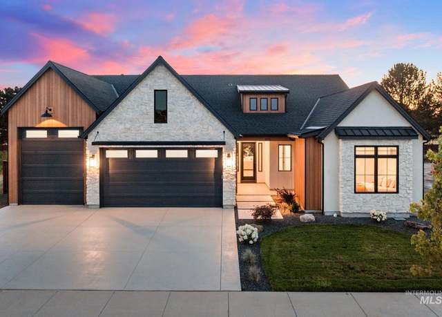 Property at 875 N Creekwater Ave, Eagle, ID 83616, 4 beds, 3 baths