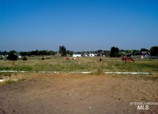 Property at 79 N Robinson Rd, Nampa, ID 83687, 4 beds, 2 baths