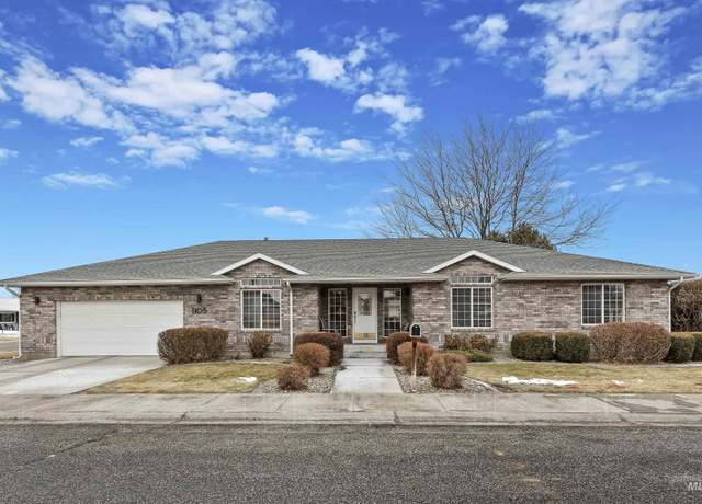Property at 1105 Utah St, Gooding, ID 83330-0000, 3 beds, 2 baths