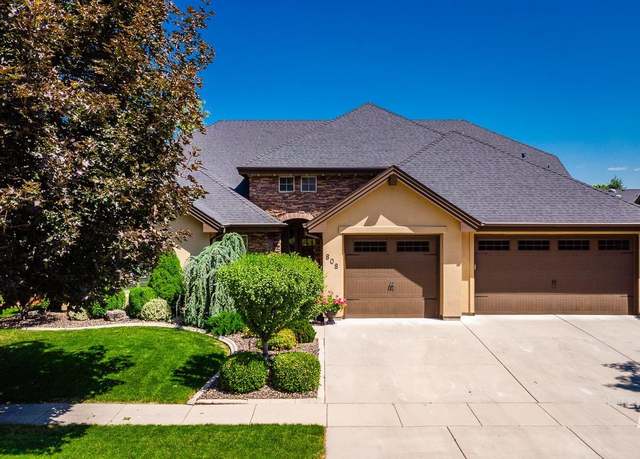 Property at 808 E San Pedro St, Meridian, ID 83646, 4 beds, 3 baths