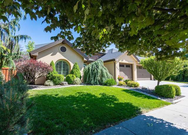 Property at 808 E San Pedro St, Meridian, ID 83646, 4 beds, 3 baths
