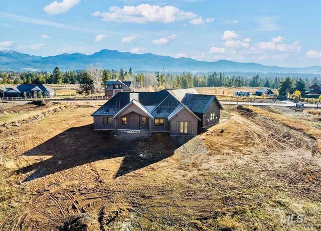 Property at 13901 Sky View Ct, Mccall, ID 83638, 5 beds, 3 baths