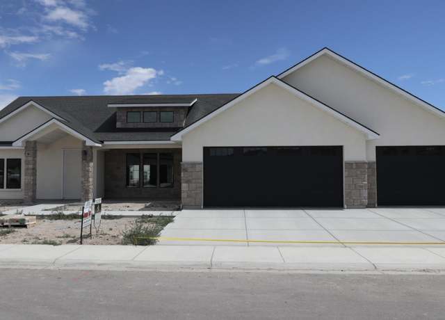Property at 1628 Tule Dr, Twin Falls, ID 83301, 4 beds, 2.5 baths