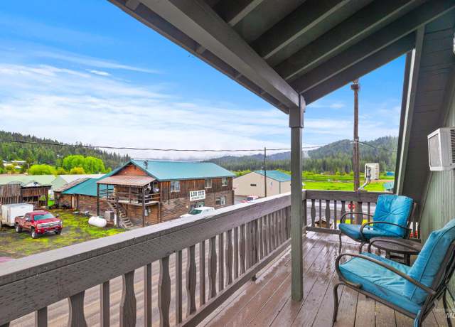 Property at 105 Main St, Elk River, ID 83827, 8 beds, 4 baths