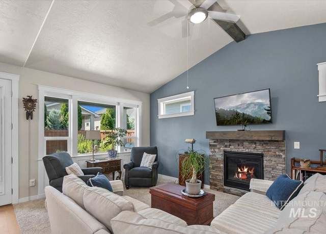 Property at 11235 W Petunia Dr, Boise, ID 83709, 4 beds, 3 baths