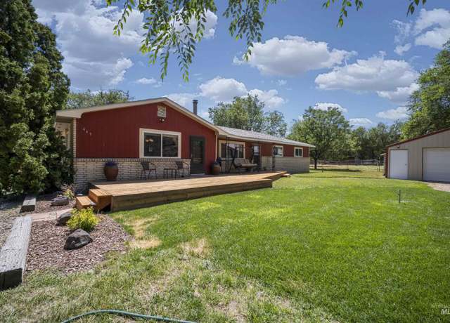 Property at 449 SE Sunrise Dr, Mountain Home, ID 83647-6120, 3 beds, 2 baths