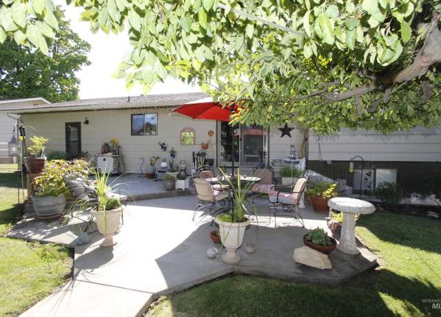 Property at 3115 6th St, Lewiston, ID 83501, 3 beds, 2 baths