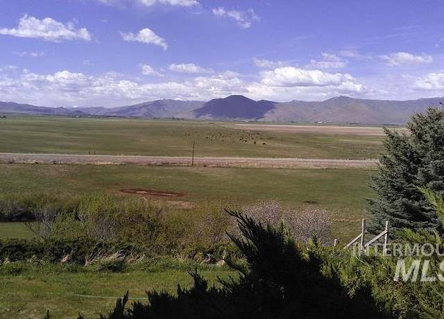 Property at 28 Hillside Ranch Rd, Bellevue, ID 83313