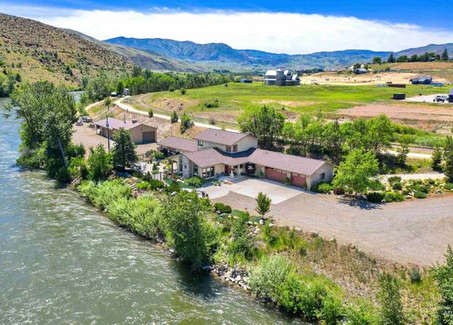 Property at 29 Rocky Rd, Horseshoe Bend, ID 83629, 4 beds, 3.5 baths