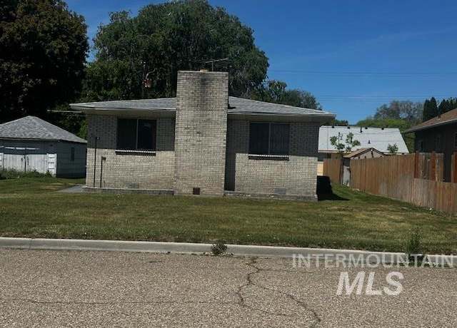 Property at 507 21st Ave S, Nampa, ID 83651-5408, 2 beds, 1 bath