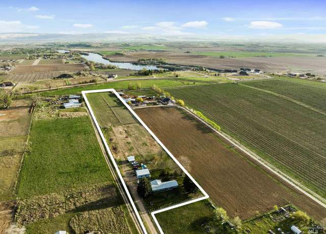 Property at 28421 Peckham Rd, Wilder, ID 83676, 3 beds, 1 bath