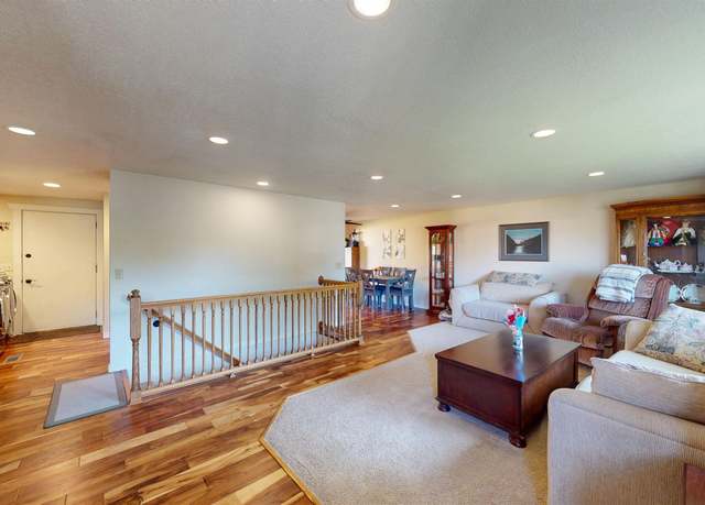 Property at 202 Lake St, Kimberly, ID 83341, 5 beds, 2 baths