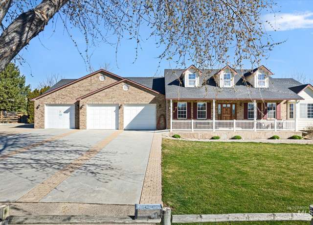 Property at 520 9th St, Middleton, ID 83644, 5 beds, 3 baths
